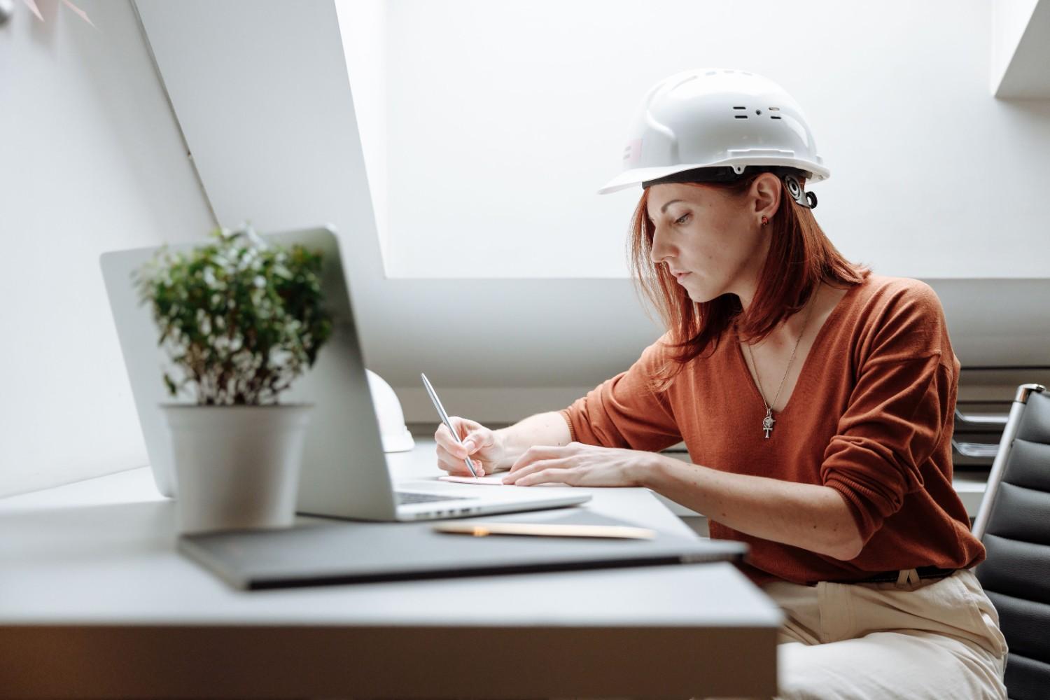 Field Service Management Software vs Job Management Software: Australian Guide