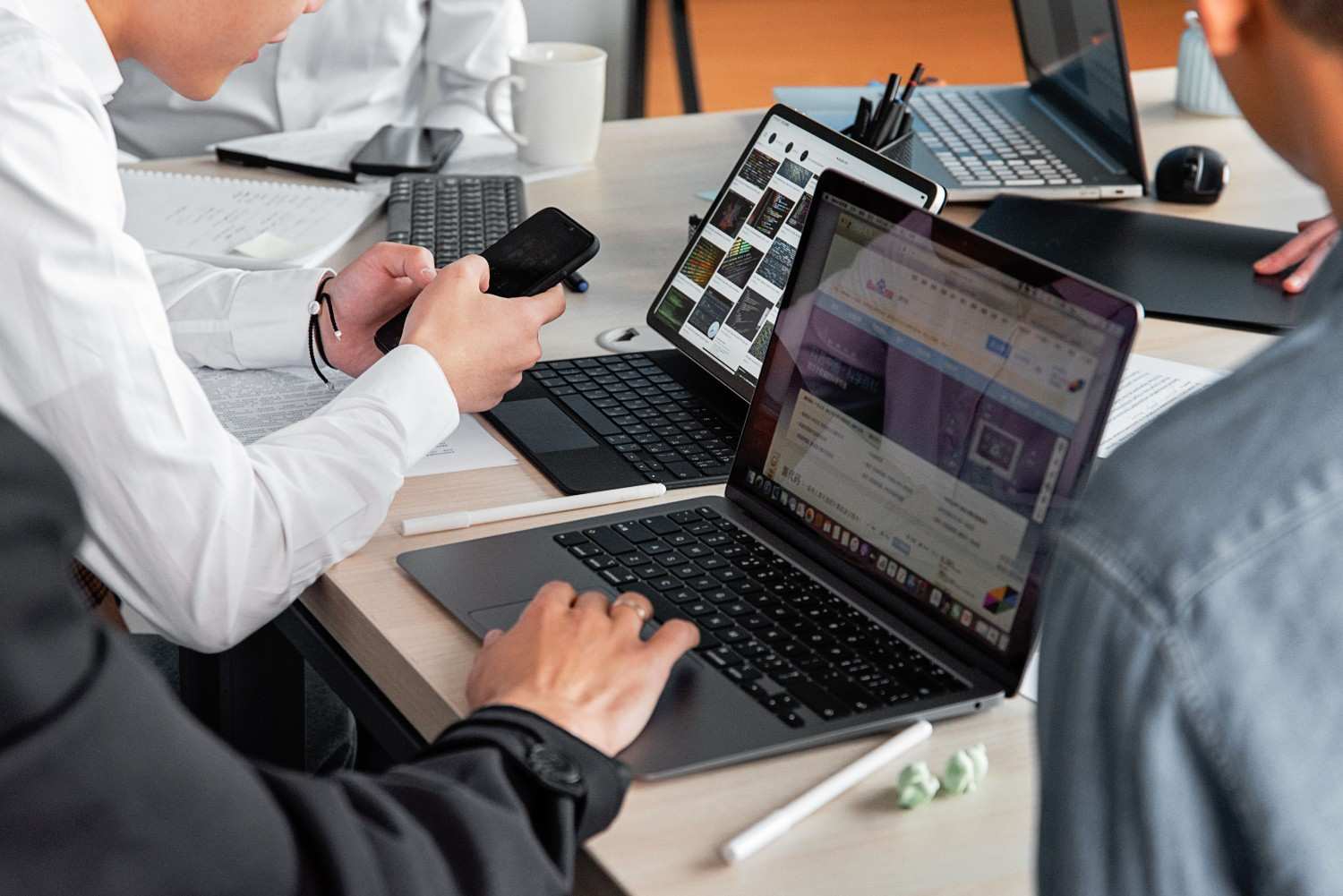How to Implement AI Field Service Management Software Successfully